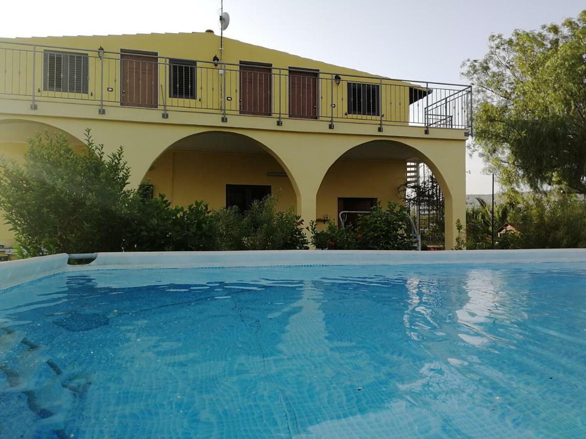 Villa Sole - Finaiti - Appartamento Per Turisti Floridia Exterior photo